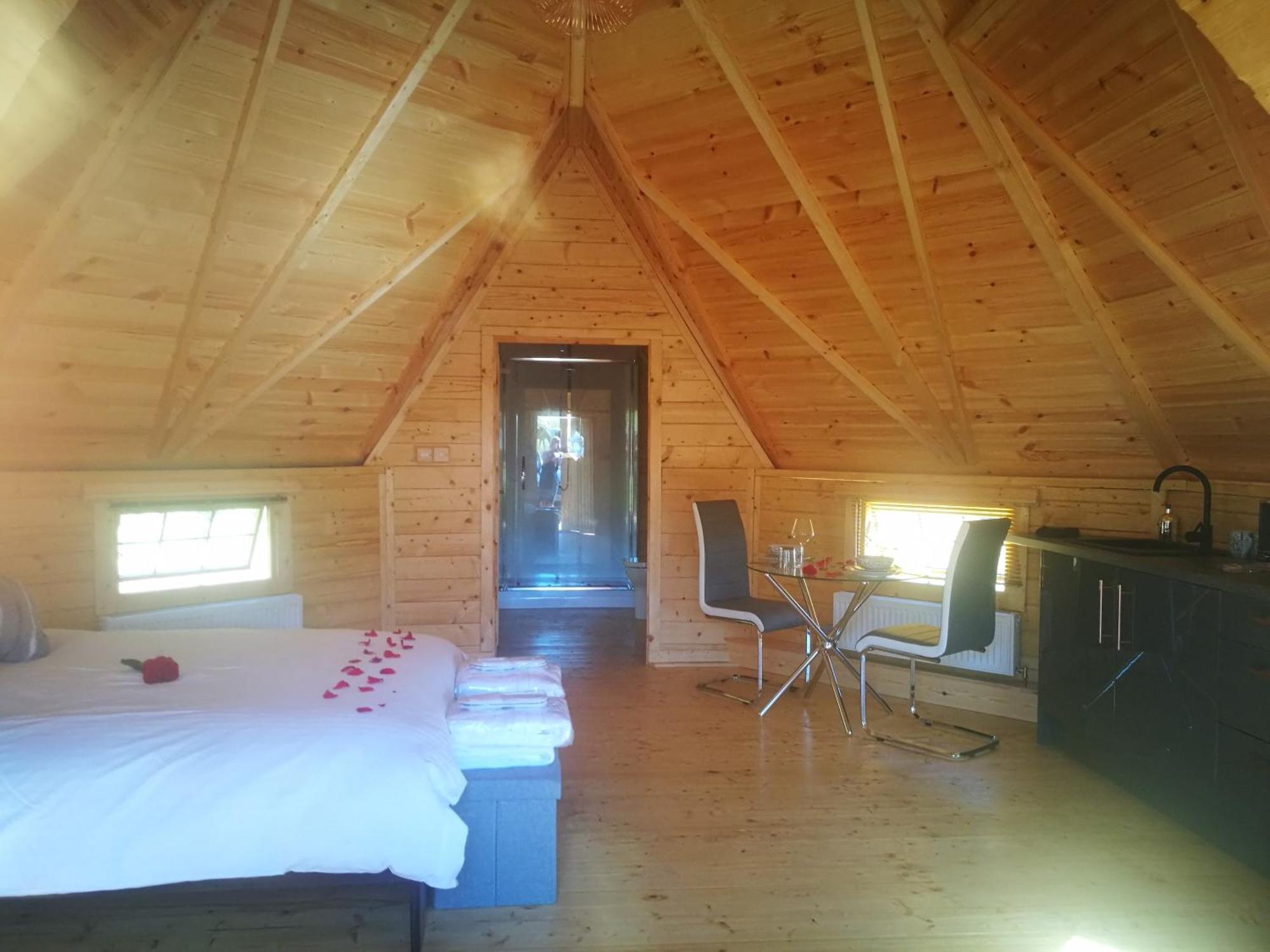 Romantic Rural Retreats Крюкерн Номер фото